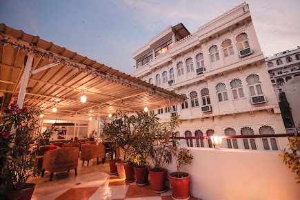 Hotel Devraj Niwas on Lake Pichola Udaipur
